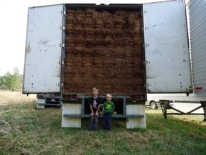 Bulk Mulch Delivery Tractor Trailer
